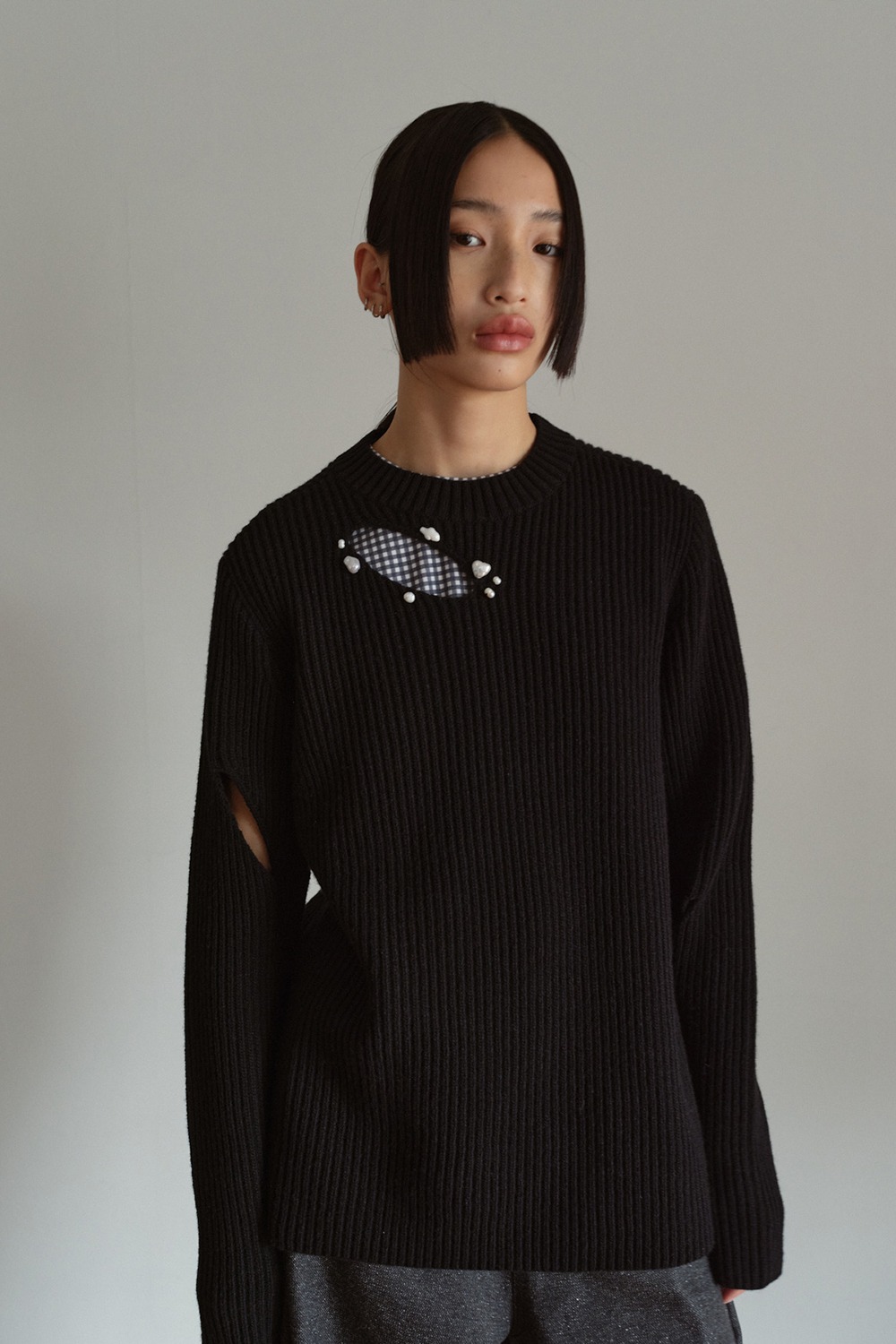 Hole Trimming Pullover_Black